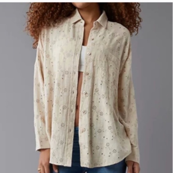 American Eagle Outfiters Eyelet Embroidered Oversized Fit Shirt.NWOT. - Picture 1 of 8